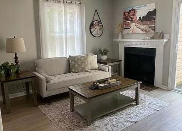Property at 3517 Laredo Dr, Lexington, KY 40517, 2 beds, 1.5 baths