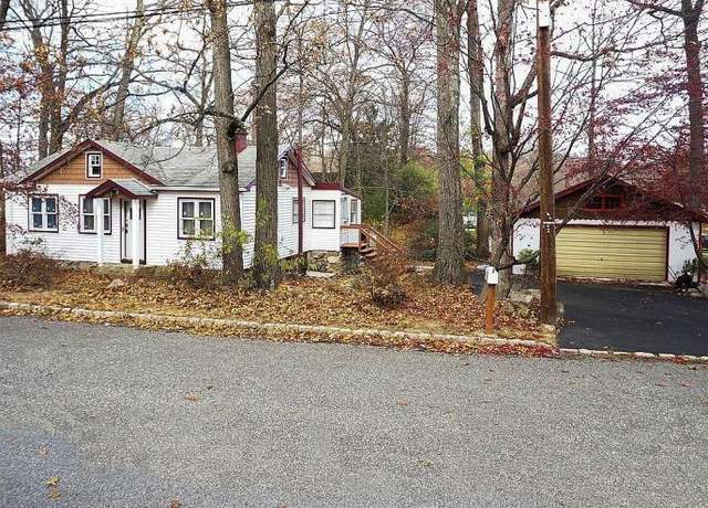 Property at 17 Sherwood Way, Landing, NJ 07850, 2 beds, 1 bath
