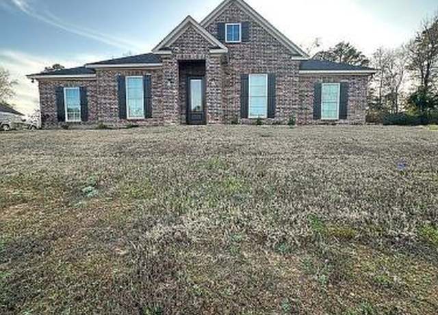 Property at 290 Oak Alley Dr, Ruston, LA 71270, 3 beds, 2 baths