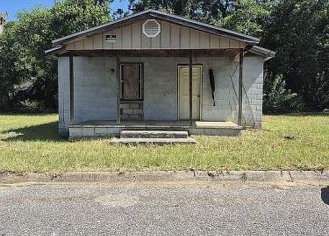 Property at 508 New Hope Ln, Dothan, AL 36303, 3 beds, 1 bath
