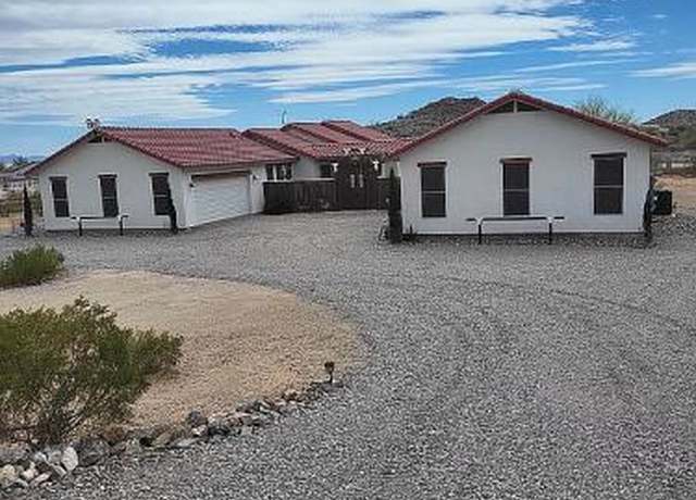 Property at 11013 W Ranger Dr, Casa Grande, AZ 85193, 2 beds, 3 baths