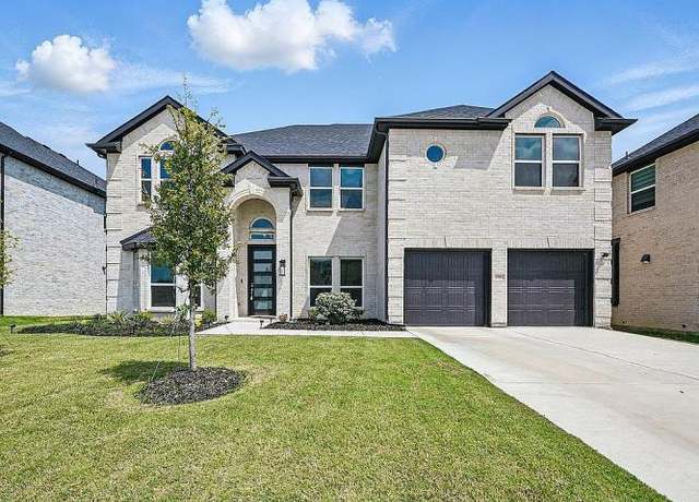 Property at 1901 Ordonez Dr, Little Elm, TX 75068, 5 beds, 3.5 baths