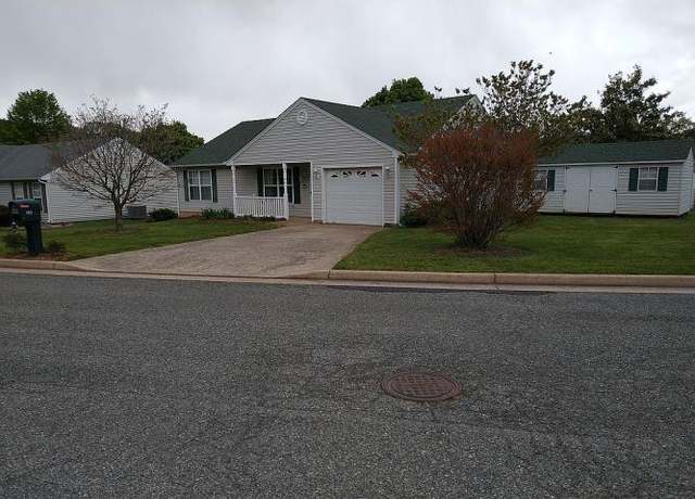 Property at 305 Lancelot Ln, Staunton, VA 24401, 3 beds, 2 baths