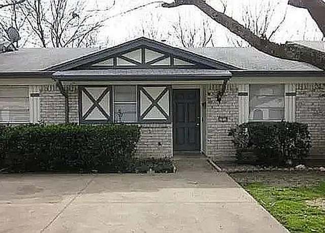 Property at 1018 Pleasant Valley Ln, Arlington, TX 76015, 2 beds, 2 baths