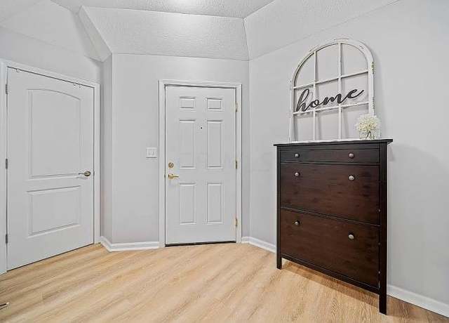 Property at 7774 Essex Gate Dr S, Dublin, OH 43016, 2 beds, 2 baths