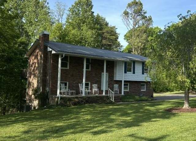 Property at 205 Pond Springs Rd W, Kingsport, TN 37664, 3 beds, 2.5 baths