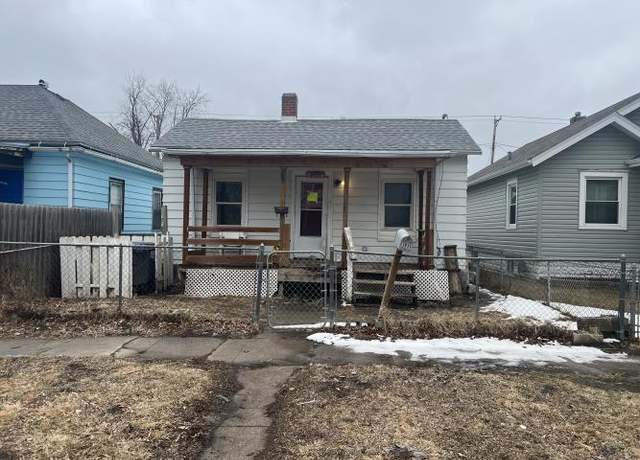 Property at 1911 S 11th St, Council Bluffs, IA 51501, 2 beds, 1 bath