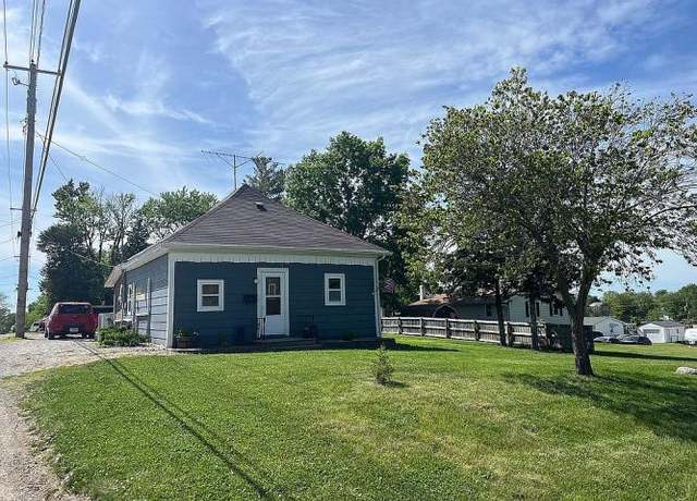 Property at 215 S 15th St, Chariton, IA 50049, 3 beds, 1 bath