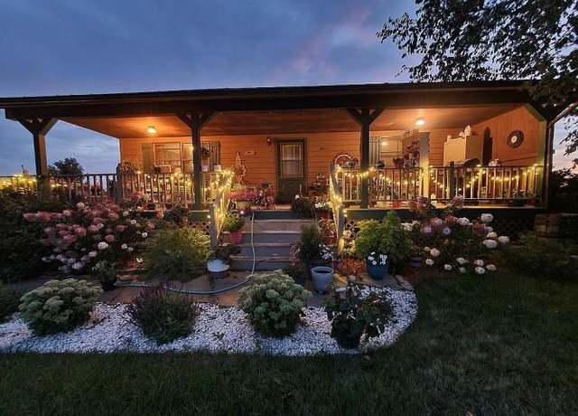 Property at 1945 31st St NE, Watertown, SD 57201, 2 beds, 1.5 baths