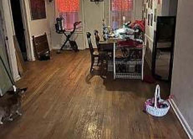 Property at 3617 E 46th St, Kansas City, MO 64130, 2 beds, 1 bath