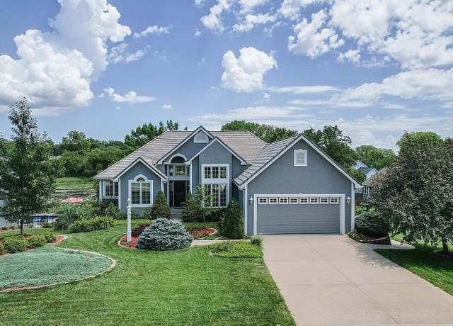 Property at 2222 SW Pondview Dr, Topeka, KS 66614, 4 beds, 3 baths
