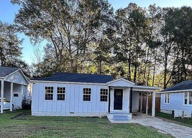 Property at 217 N 20th Ave, Hattiesburg, MS 39401, 3 beds, 2 baths