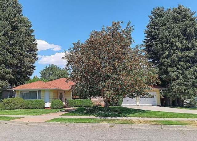 Property at 525 S 11th St, Livingston, MT 59047, 3 beds, 2 baths