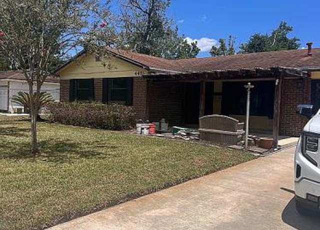 Property at 4451 Jade Dr W, Jacksonville, FL 32210, 3 beds, 2 baths