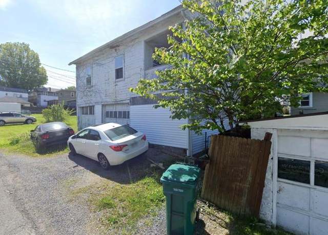 Property at 117 Hall St, Clarksburg, WV 26301, 3 beds, 1 bath