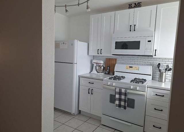 Property at 5501 80th St N Unit 314, Saint Petersburg, FL 33709, 1 bed, 1 bath