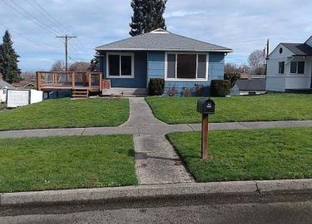 Property at 703 E 10th St, Port Angeles, WA 98362, 4 beds, 2 baths