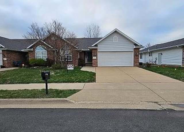 Property at 3725 W Golf Creek Dr, Peoria, IL 61615, 3 beds, 3 baths