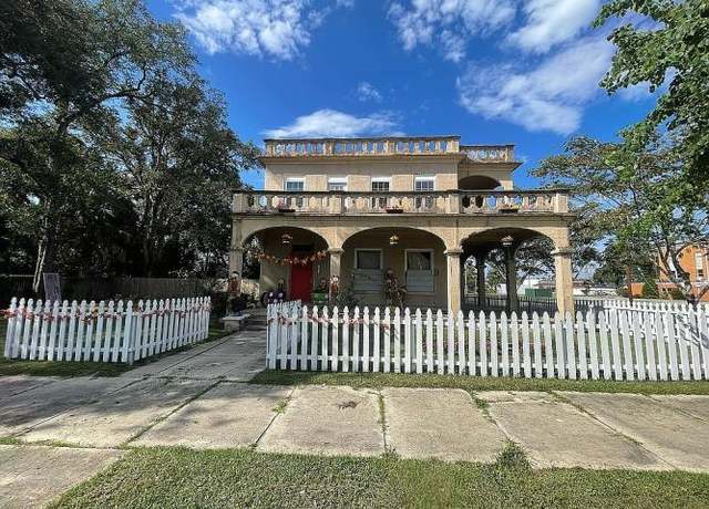 Property at 802 Elizabeth St, Waycross, GA 31503, 4 beds, 2 baths