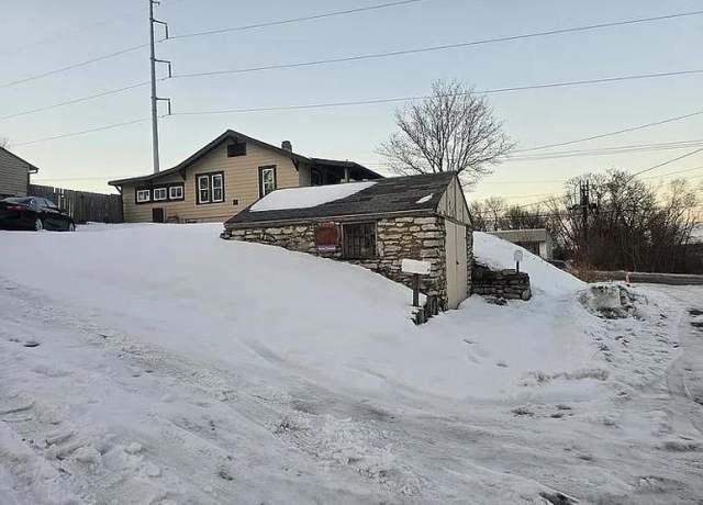 Property at 928 N Park St, Independence, MO 64050, 2 beds, 1 bath