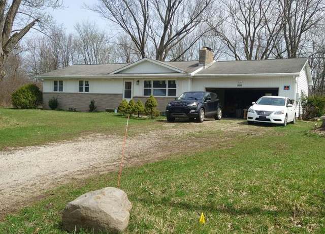 Property at 4088 Lynwood Dr, Kent, OH 44240, 4 beds, 3 baths