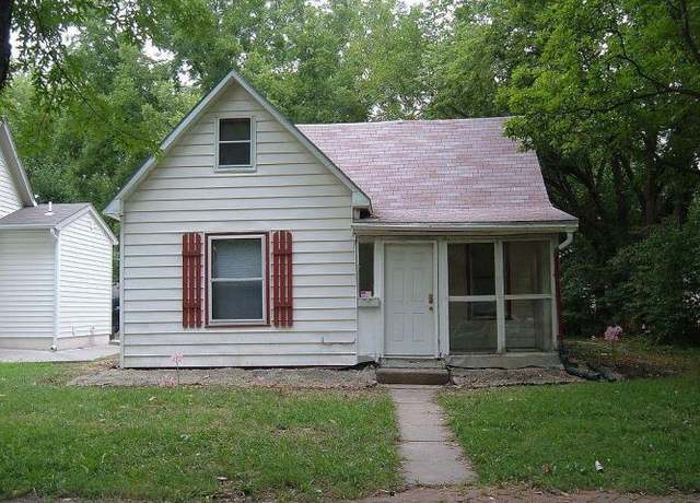 Property at 516 Kearney St, Manhattan, KS 66502, 4 beds, 1.5 baths