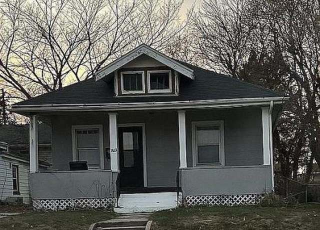 Property at 1423 20th St, Rockford, IL 61104, 2 beds, 3.5 baths