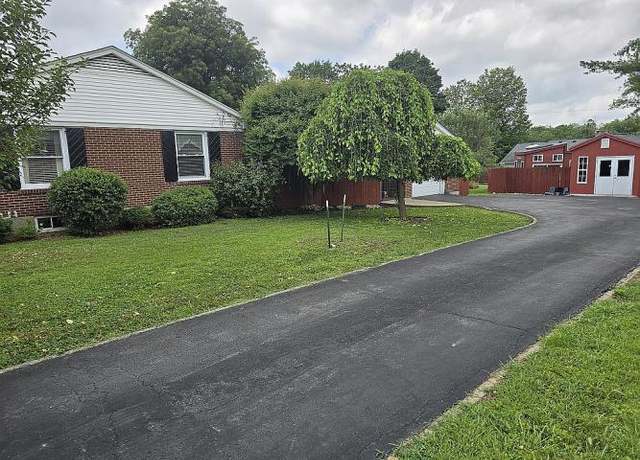 Property at 202 Whitehall St, Elizabethtown, KY 42701, 4 beds, 3 baths