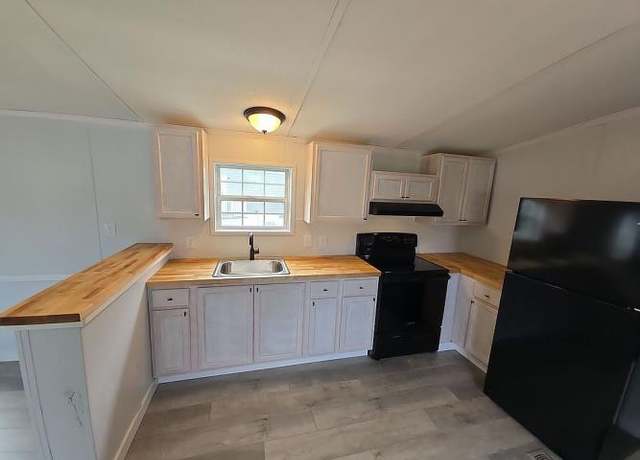 Property at 4206 Silver Fox Ct, Orefield, PA 18069, 2 beds, 1.5 baths