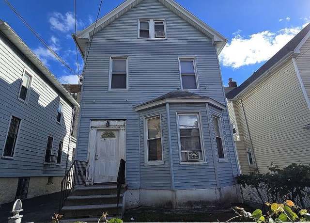Property at 644 E 229th St, Bronx, NY 10466, 6 beds, 3 baths