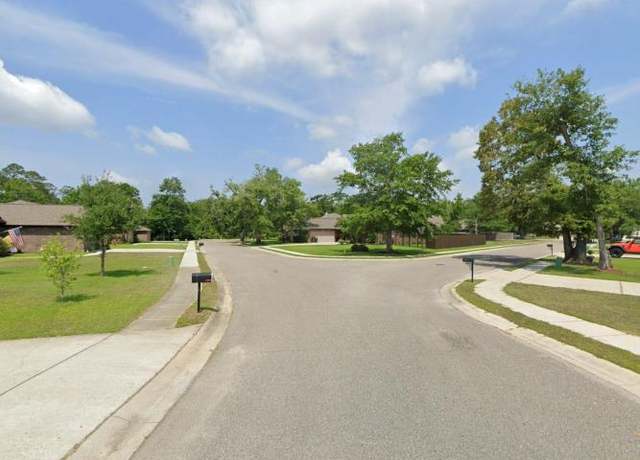 Property at 502 Dynsmore Pl, Long Beach, MS 39560, 3 beds, 2 baths