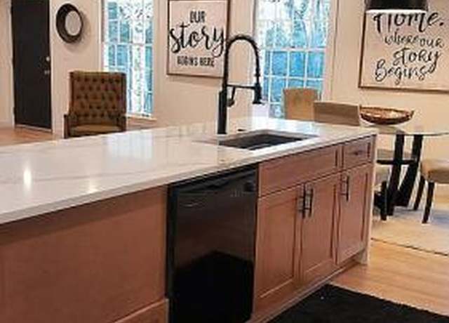 Property at 3390 Cedar Island Dr SW, Atlanta, GA 30311, 5 beds, 2 baths