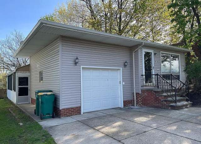 Property at 18106 Libby Rd, Maple Heights, OH 44137, 3 beds, 1.5 baths