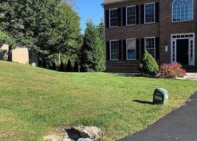 Property at 211 Montgomery Farms Ave, Moneta, VA 24121, 4 beds, 2 baths