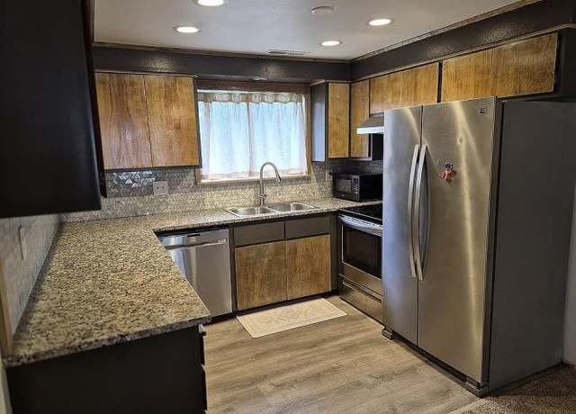 Property at 702 Brookside Cir, Rogue River, OR 97537, 2 beds, 1 bath