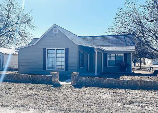 Property at 601 S East St, Seymour, TX 76380, 2 beds, 1 bath