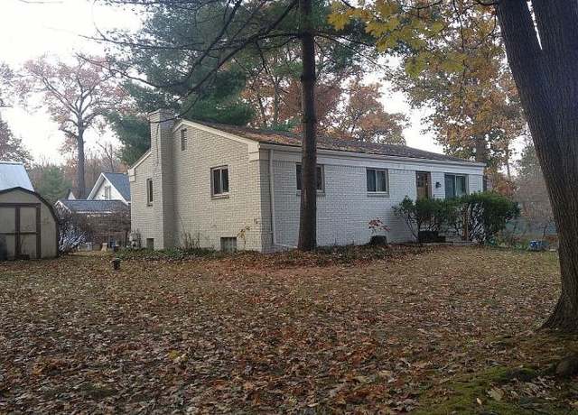 Property at 1444 Langfield Ave, White Lake, MI 48386, 3 beds, 1 bath