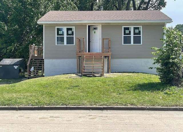 Property at 2040 Harris St, Madison, IL 62060, 2 beds, 1 bath