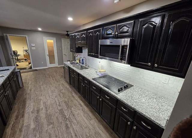 Property at 8025 Norwich Dr, Cordova, TN 38018, 5 beds, 2.5 baths