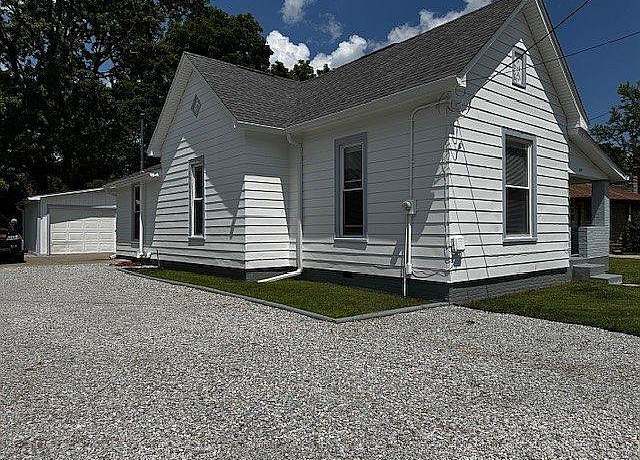 Property at 310 S Green St, Brownsburg, IN 46112, 3 beds, 1 bath