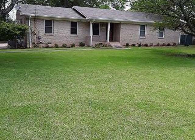 Property at 504 Eastview Ave, Albertville, AL 35950, 3 beds, 2 baths