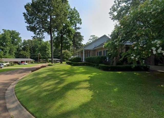 Property at 21 Oakhurst Dr, Natchez, MS 39120, 3 beds, 2 baths