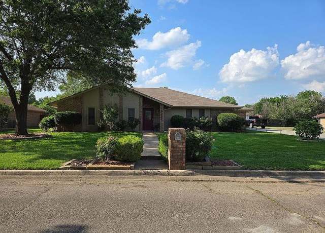 Property at 4125 Brandyn Pl, Paris, TX 75462, 3 beds, 2 baths