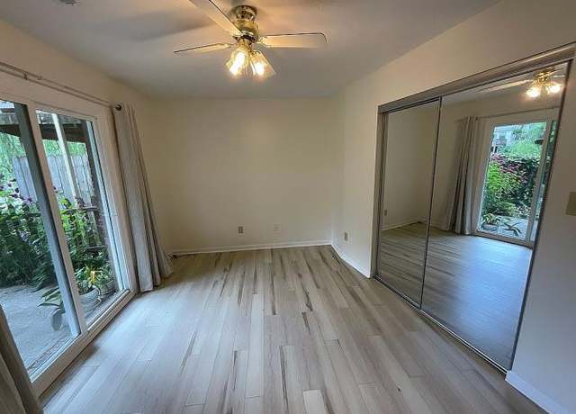 Property at 3428 Springlake Dr, Lexington, KY 40517, 2 beds, 1.5 baths