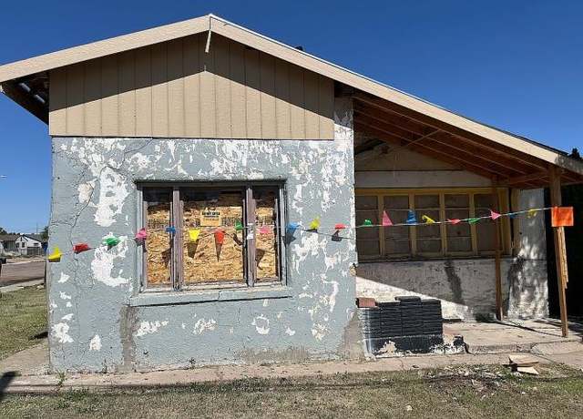Property at 1802 E 14th St, Pueblo, CO 81001, 3 beds, 1 bath