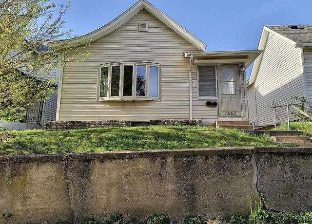 Property at 1823 17th Ave, Moline, IL 61265, 1 bed, 2 baths