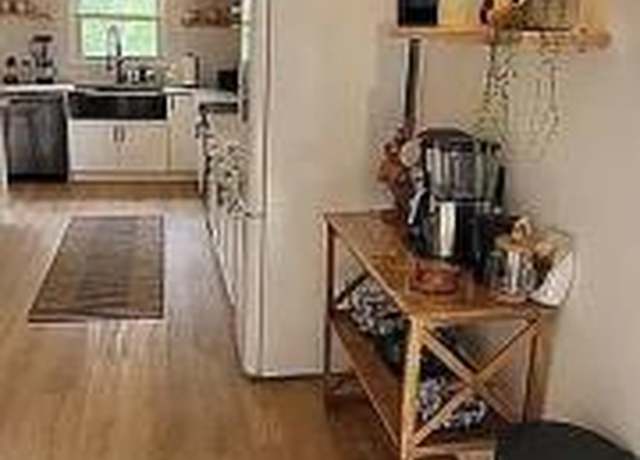 Property at 2384 Meadow View Dr, Lake Ariel, PA 18436, 4 beds, 2 baths