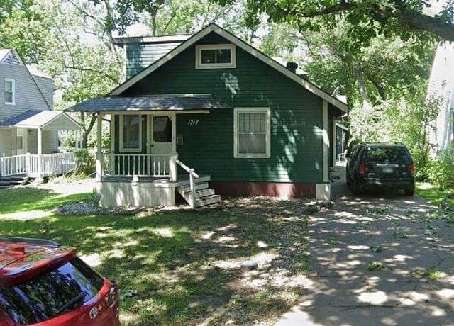 Property at 1717 Illinois St, Lawrence, KS 66044, 3 beds, 1.5 baths