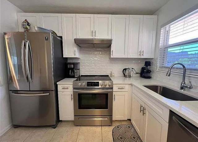 Property at 200 Forest Lakes Blvd Apt 201, Naples, FL 34105, 2 beds, 2 baths