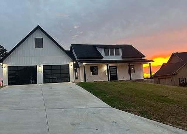 Property at 1717 River Ridge Rd, Van Buren, AR 72956, 4 beds, 2.5 baths